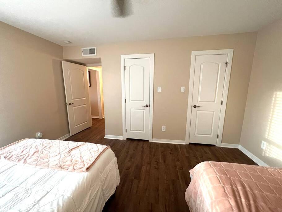 Lovely 2 Bedroom/2 Bath Houston, Heights/Galleria Buitenkant foto