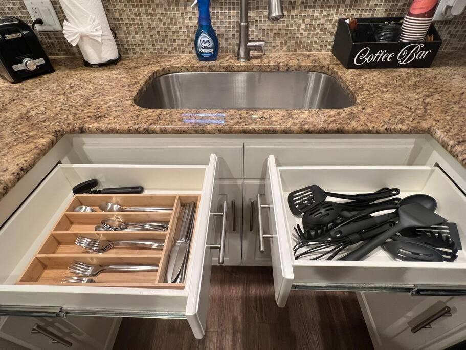 Lovely 2 Bedroom/2 Bath Houston, Heights/Galleria Buitenkant foto